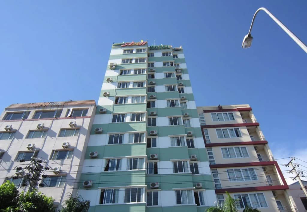 Halong Star Hotel - photo 1