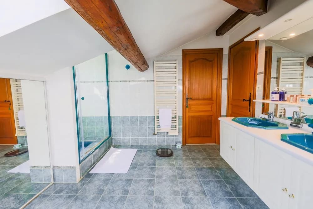 AU BEAU RIVAGE AP2049 by RIVIERA HOLIDAY HOMES - photo 13