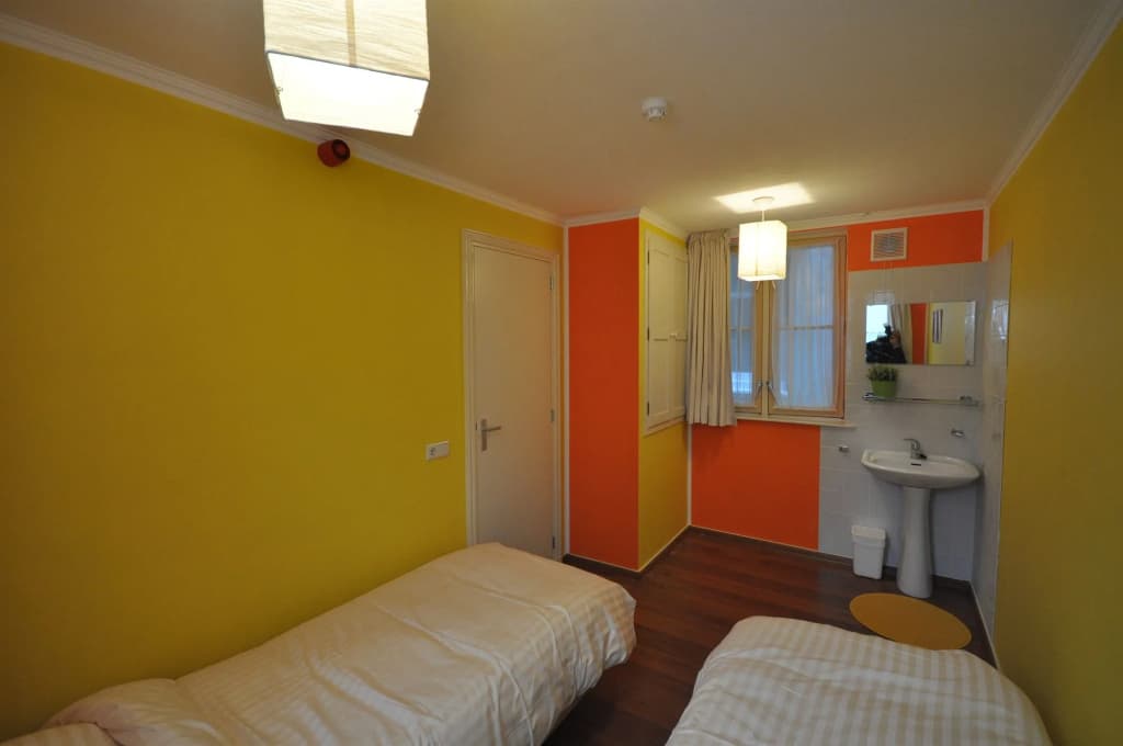 Old City Amsterdam Bed and Breakfast - photo 4