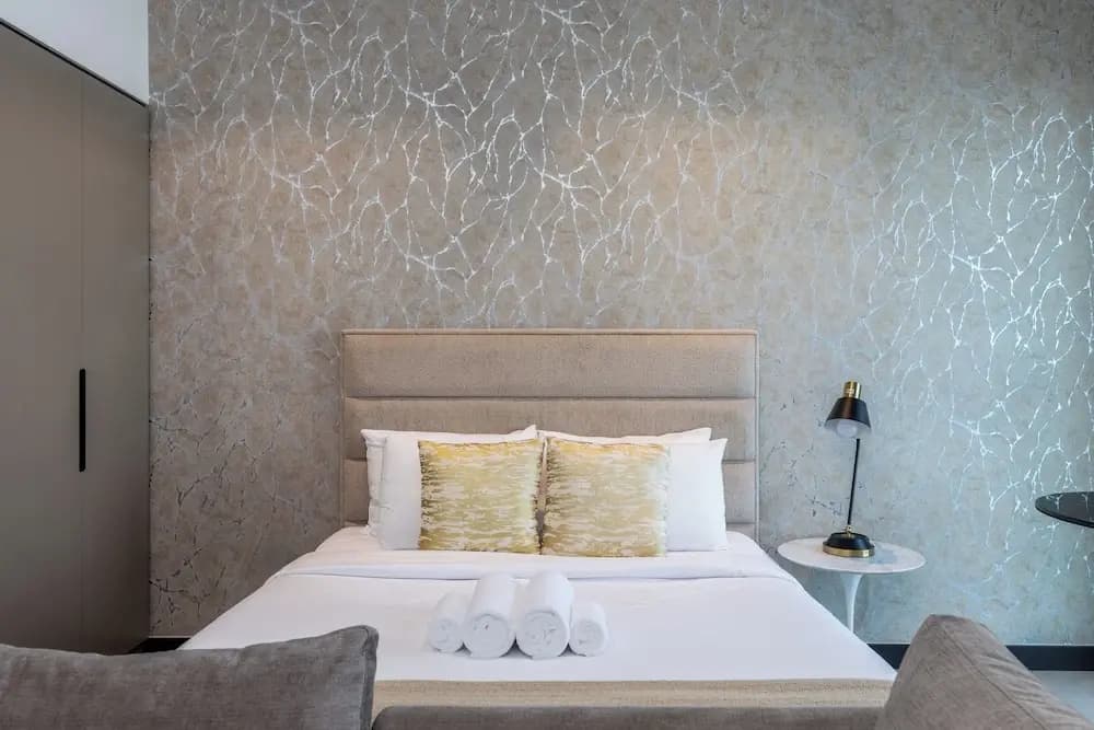 Waves - Elegant Studio Retreat in Dubai’s Business Bay - photo 22