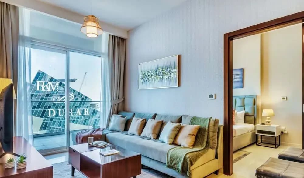 Waterfront 2BR w Canal View Near Burj Khalifa - photo 3