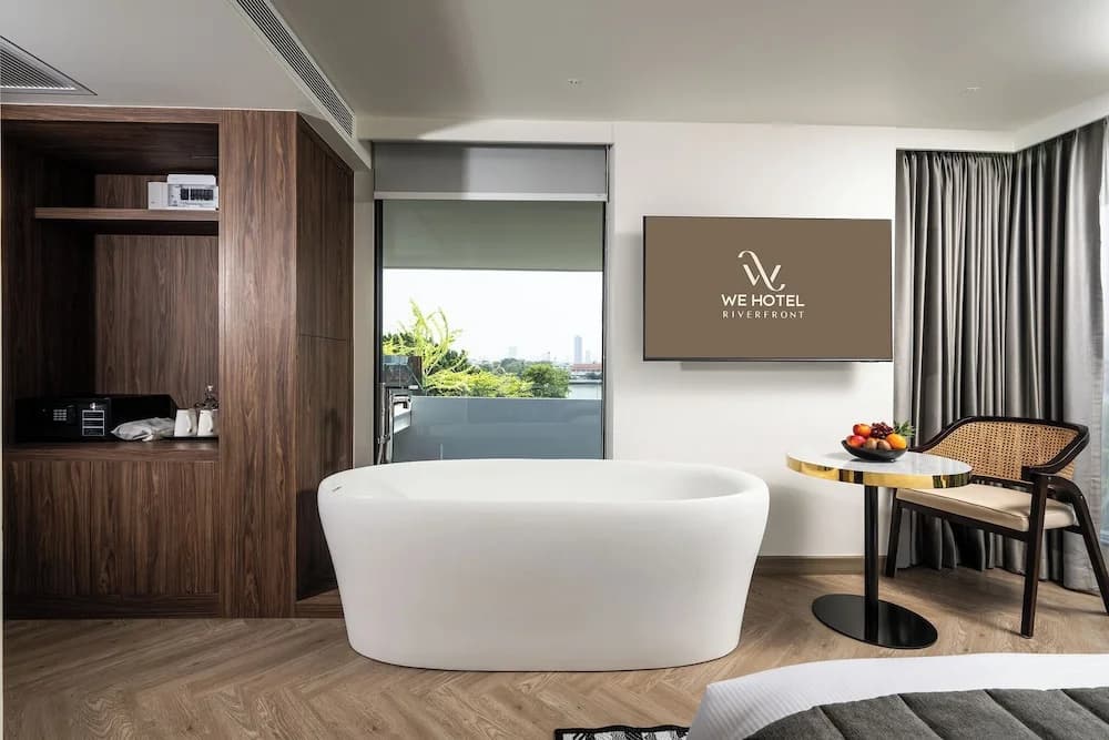 We Hotel Riverfront - photo 46
