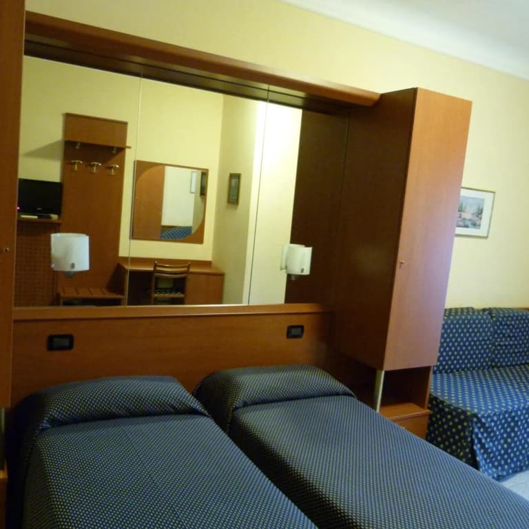 Hotel Aurora - photo 31