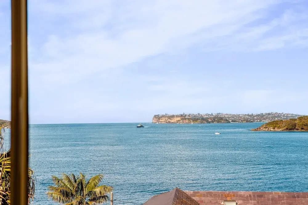 Fairlight 2-bed Apartment Steps From the Beach - photo 9
