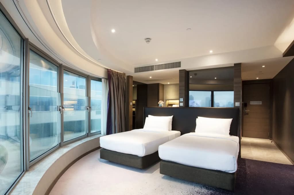 Royal Plaza Hotel - photo 25