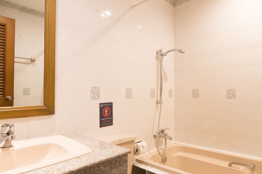 RoomQuest Thonglor - photo 25