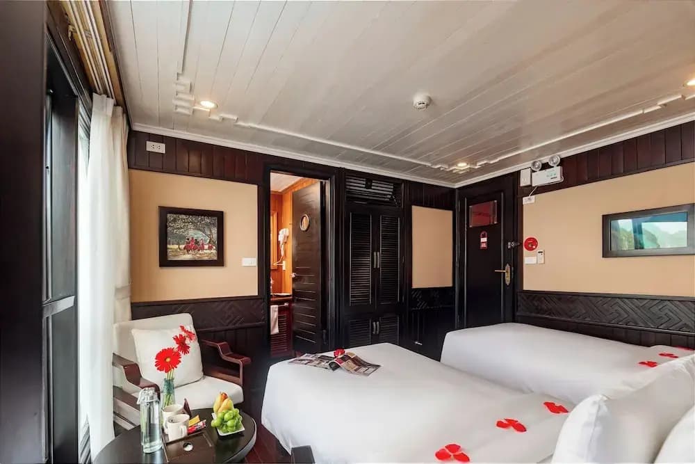 Halong Aquarmarine Royal Cruise - photo 2