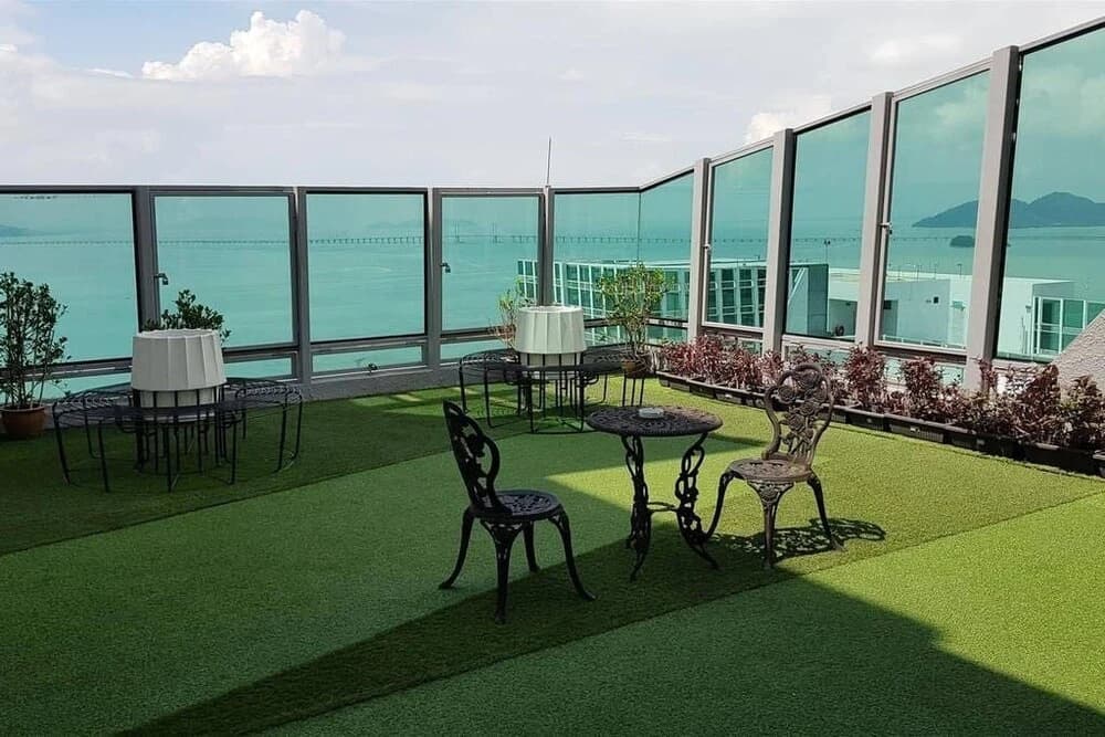 Seafront Duplex Suite at Georgetown - photo 36