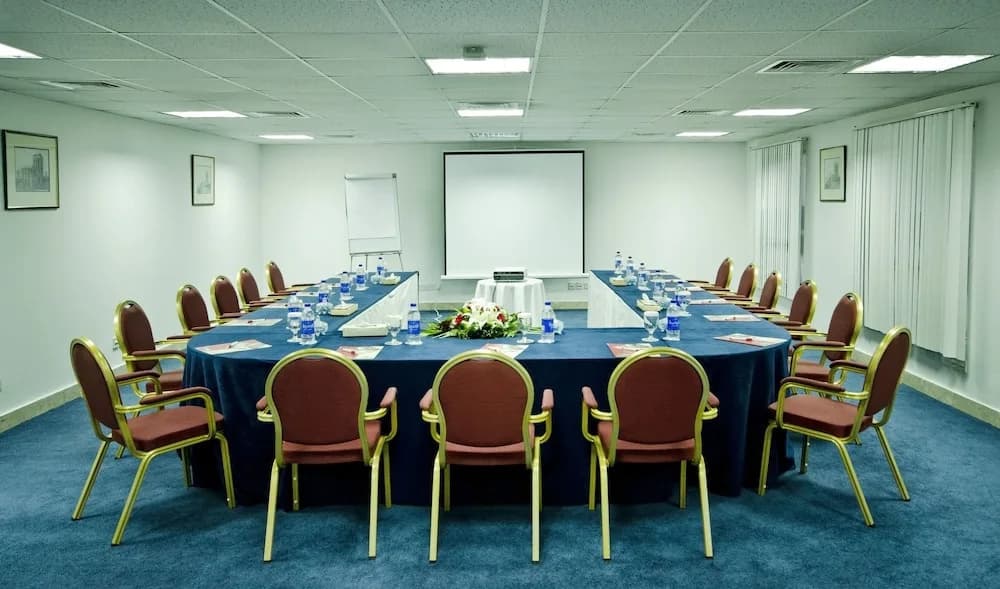 Al Bustan Center & Residence Hotel - photo 25