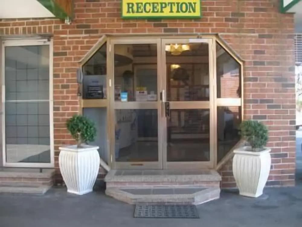 Mount Kuring-Gai Motel - photo 1