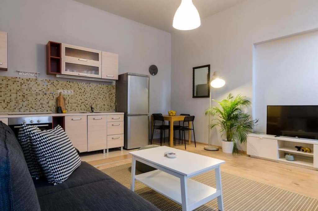 I30 Studio Apartment In Central Location. - photo 8
