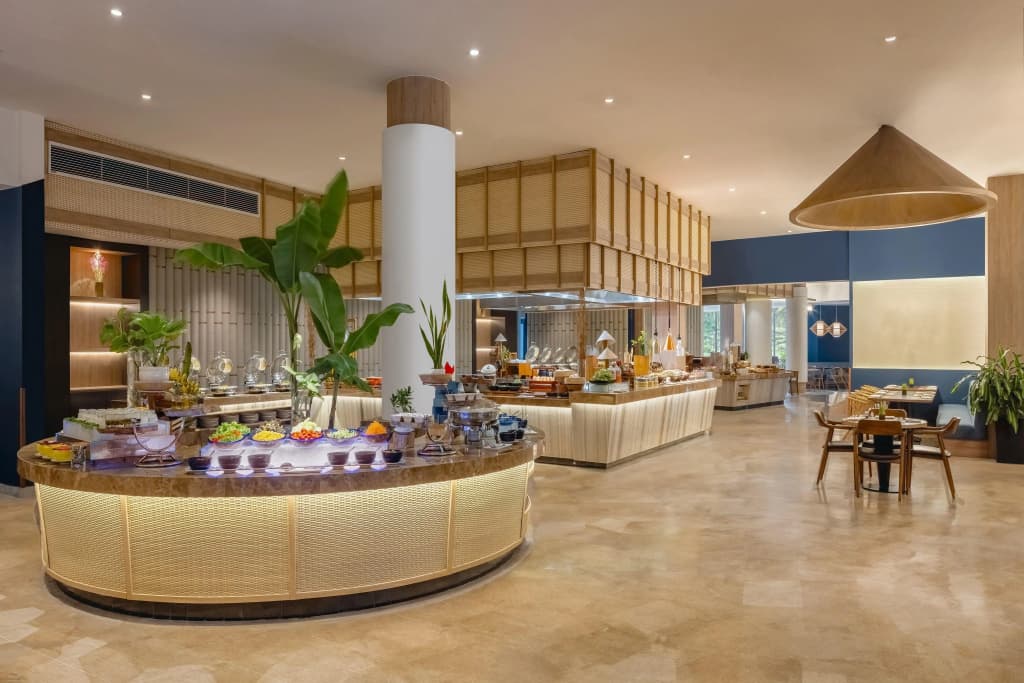 Melia Danang Beach Resort - photo 32