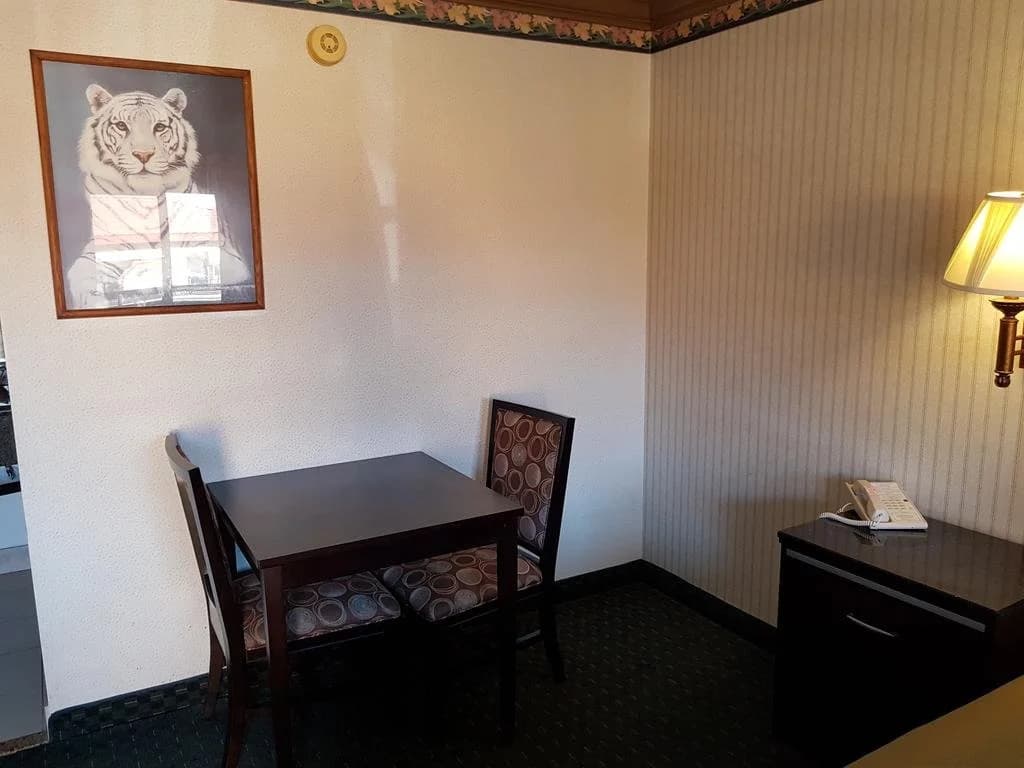 El Segundo Inn - photo 6