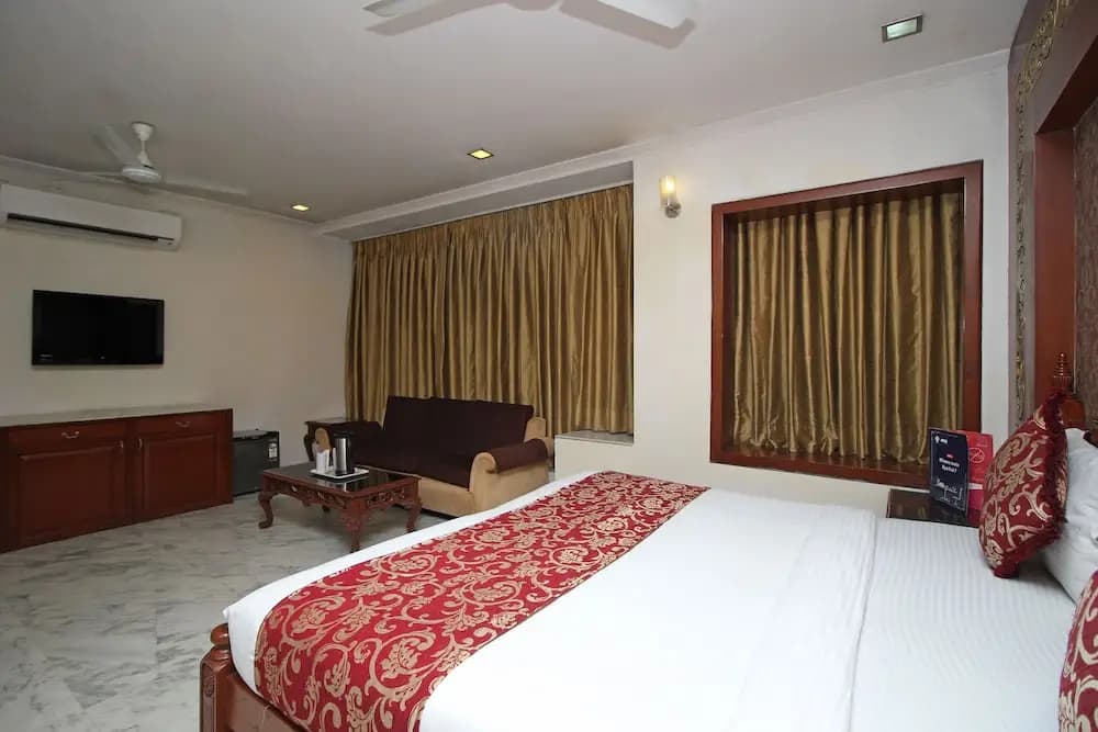 OYO 5915 Hotel Swagath - photo 5