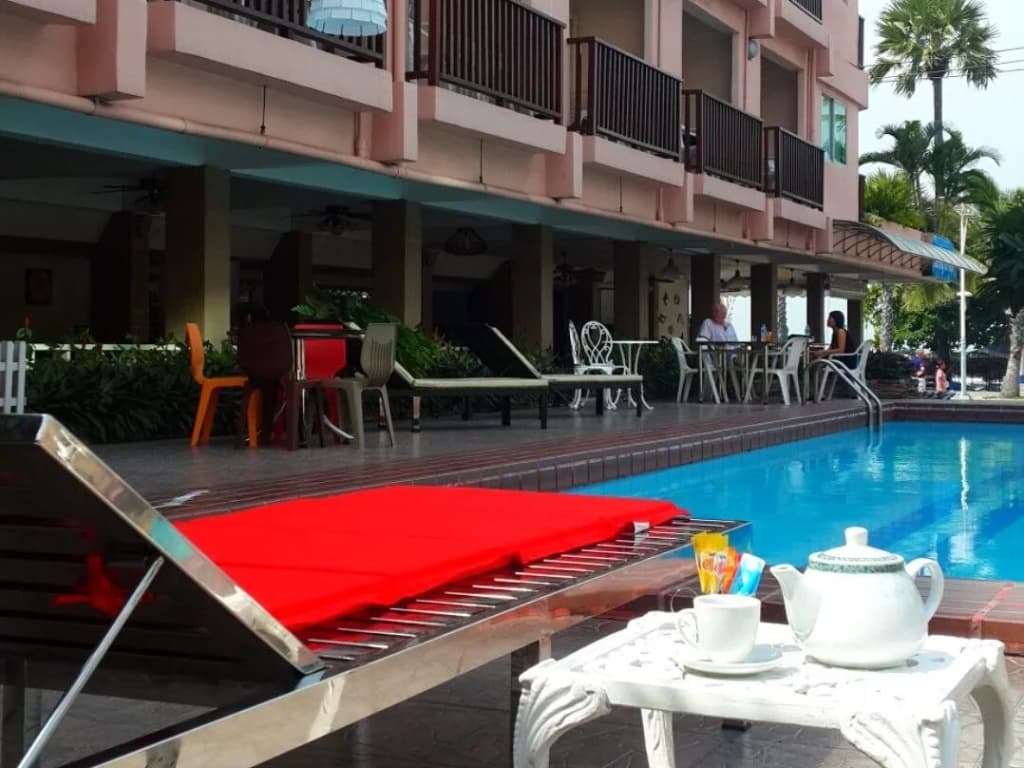 Charming Inn Hotel - photo 8