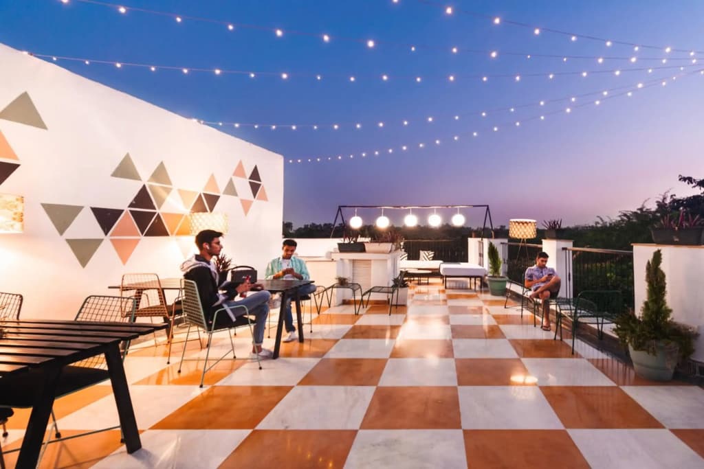LetsBunk Poshtel & Suites - photo 20
