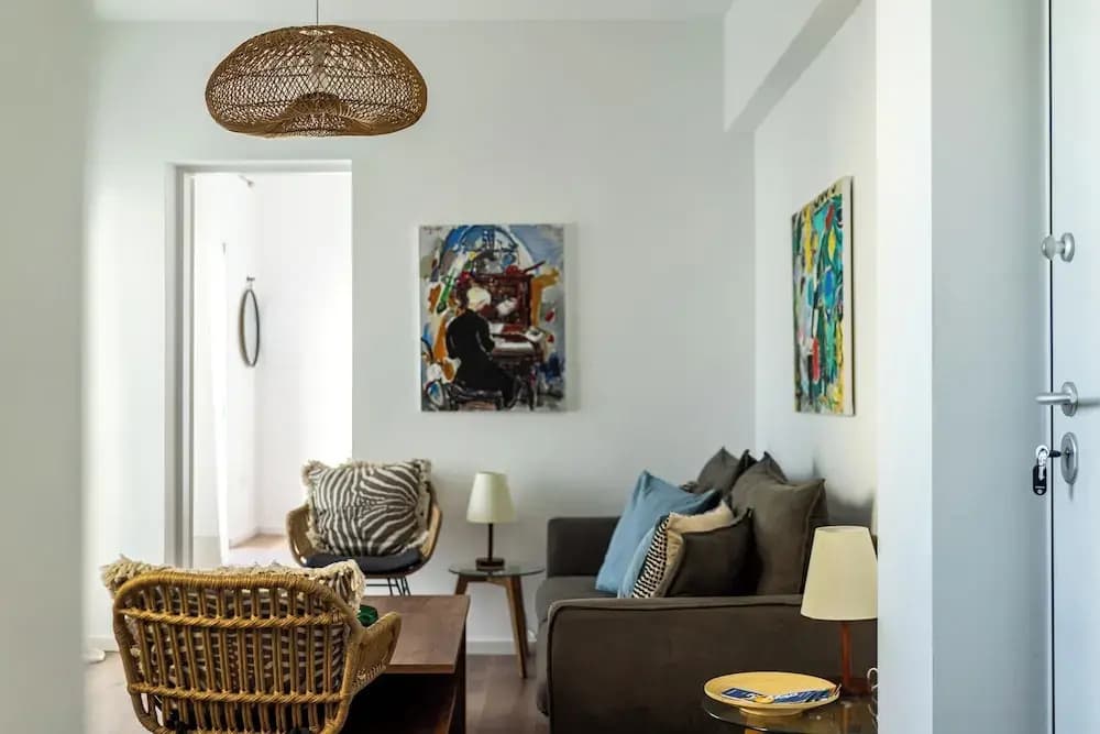 Cozy 2BR Near Metro Acropolis View - photo 3