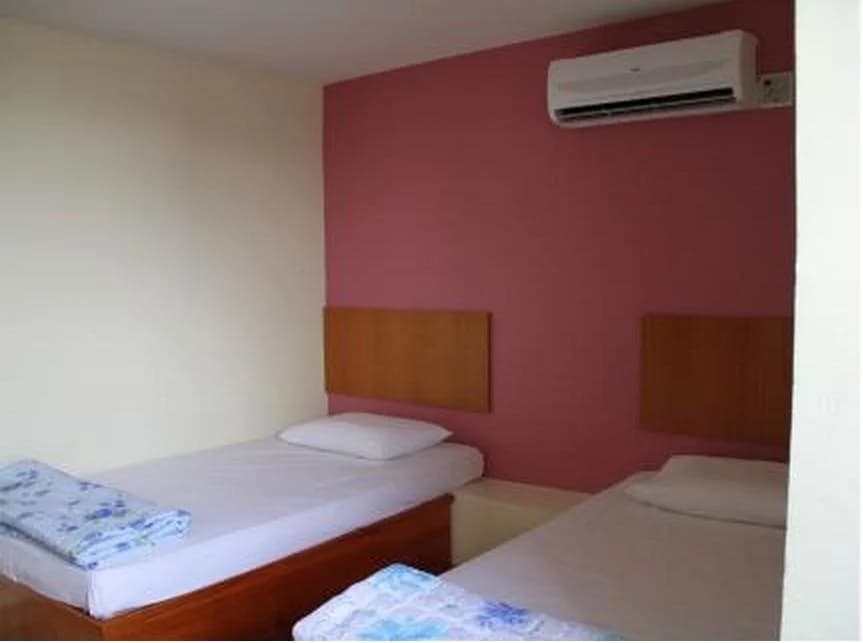 Budget Comfort Hostel - photo 2