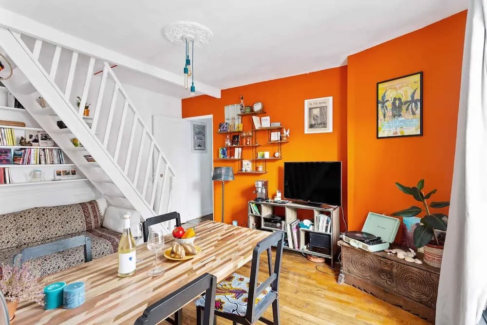 Spacious and Bright Duplex Located in the 19th - photo 14