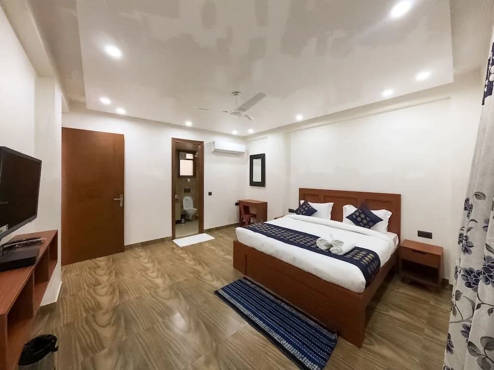Under My Roof Luxury Apartment - photo 3