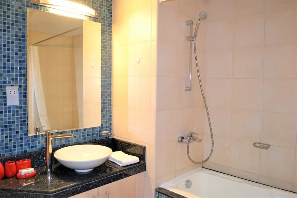 Entire 1 Bedroom Apartment in the Prestigious Palk Jumeirah - NBT - photo 8