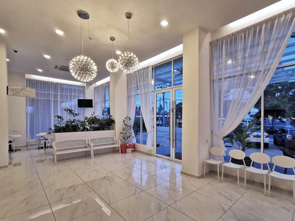 Green World Hotel - photo 2