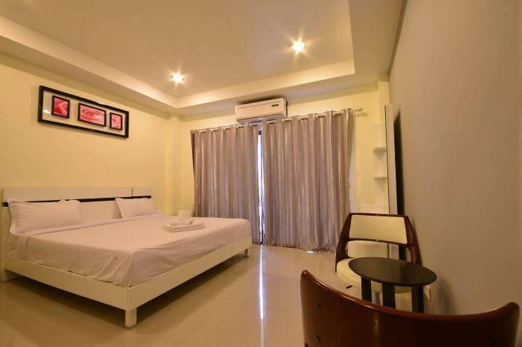 Royal Q&D Suites Hotel - photo 3