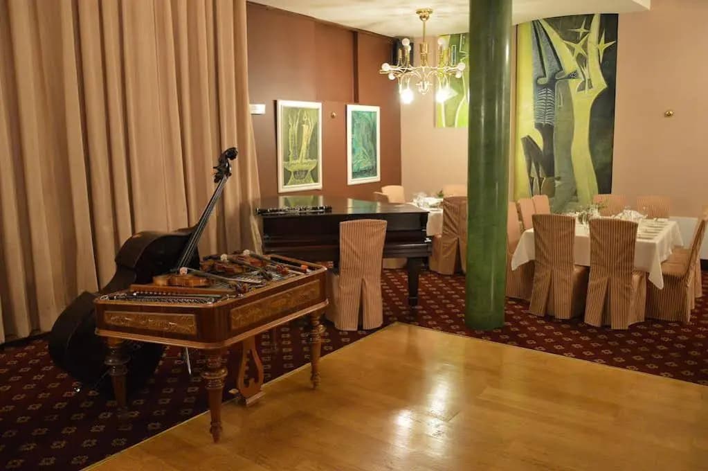 Hotel Regina - photo 22