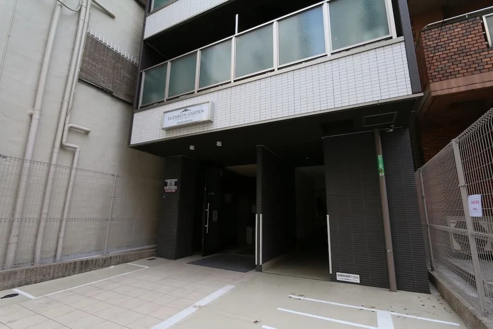 Elizabeth Garden Shinsaibashi - photo 1
