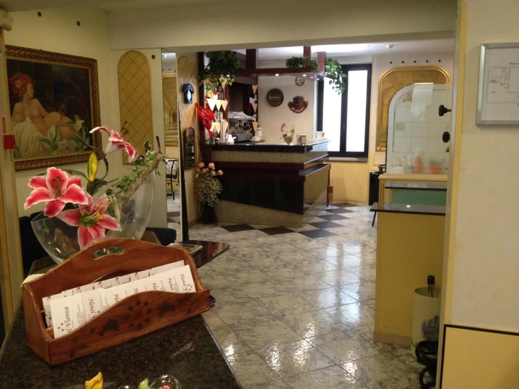 Hotel Vienna - photo 2