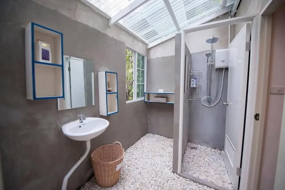 comfy crib hostel - photo 8