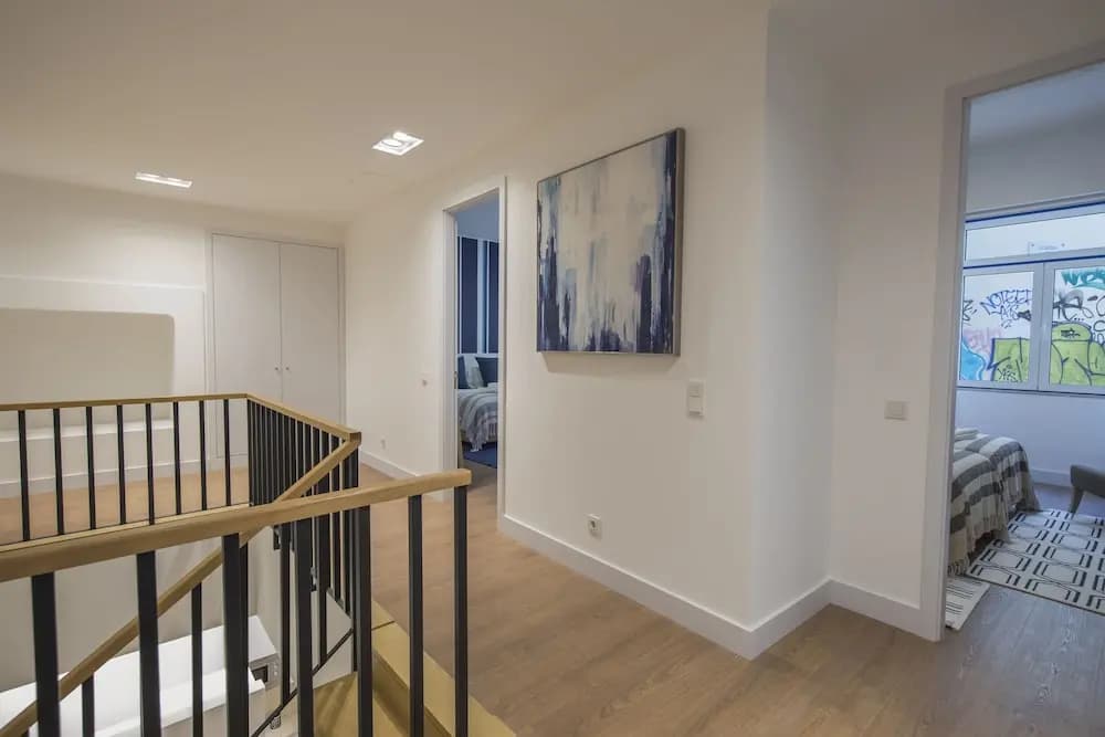 High Ceiling Duplex Apt Cais do Sodre - photo 12