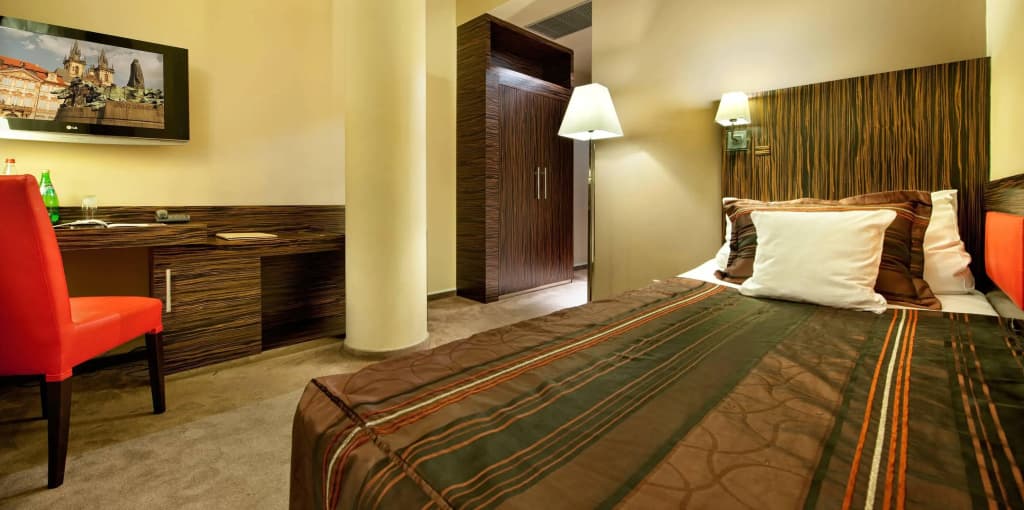 EA Hotel Crystal Palace - photo 6