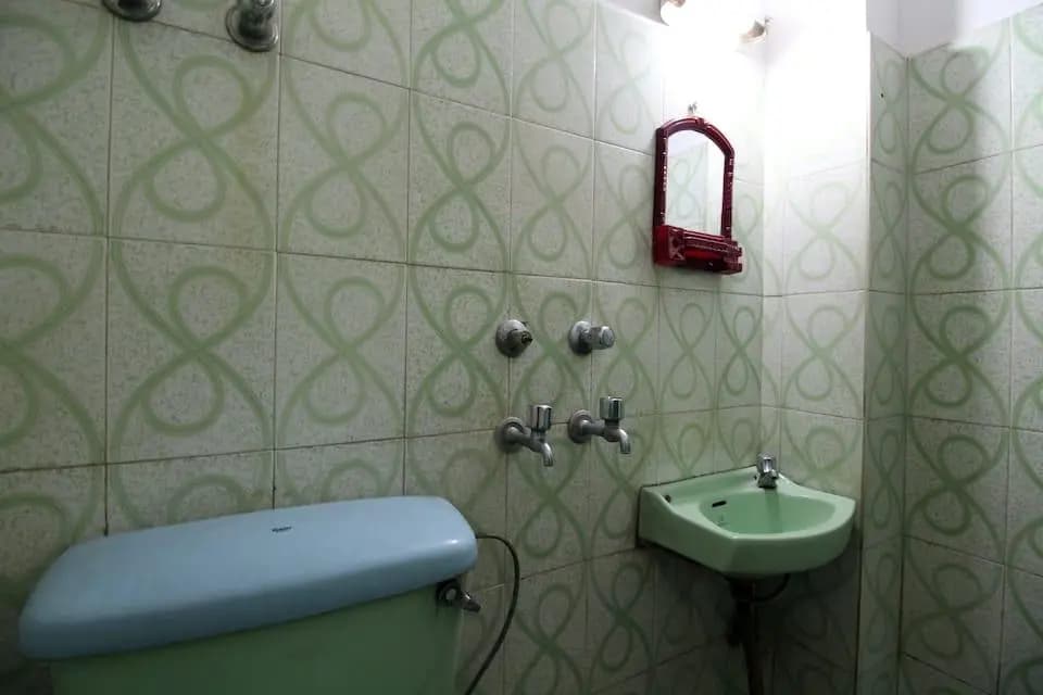 VIP Deluxe Hotel - photo 5