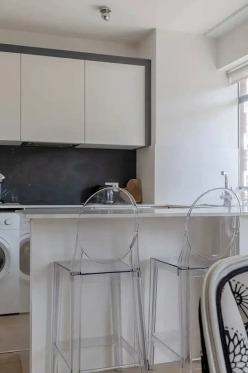 Sleek & Stylish 1BD Flat w/ Balcony - Kings Road - photo 18