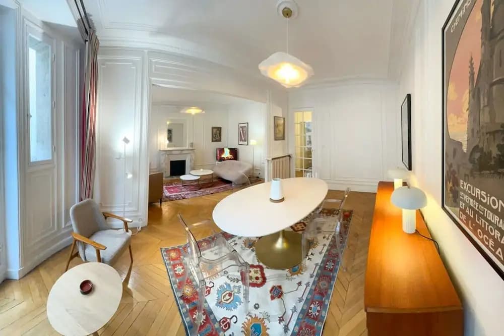 Chic Grenelle 3 Bedroom Apartment in Paris - photo 9