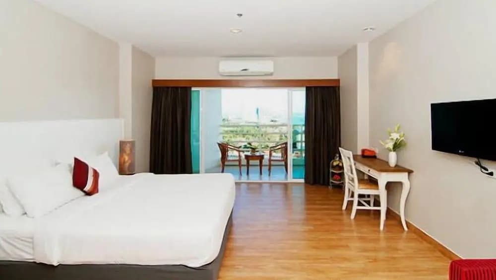 V8 Seaview Jomtien - photo 5