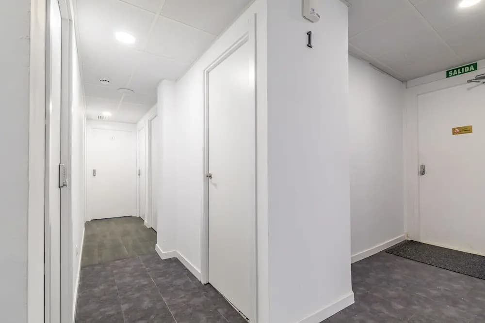AYZ Ulises - Auto check-in property - photo 13