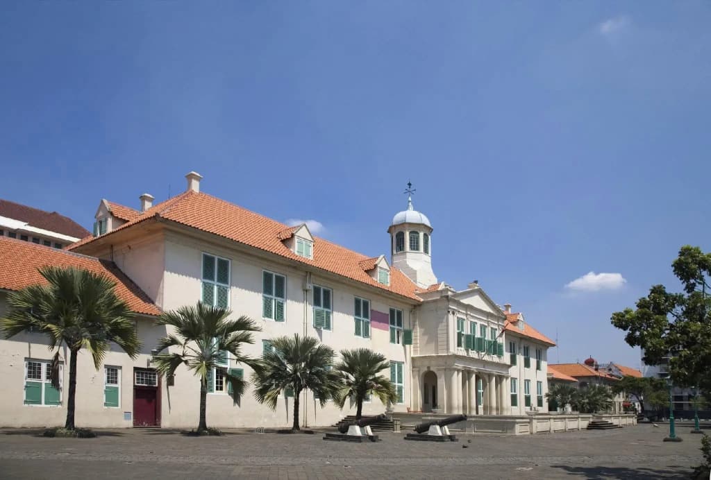 Hotel Lautze Indah - photo 1