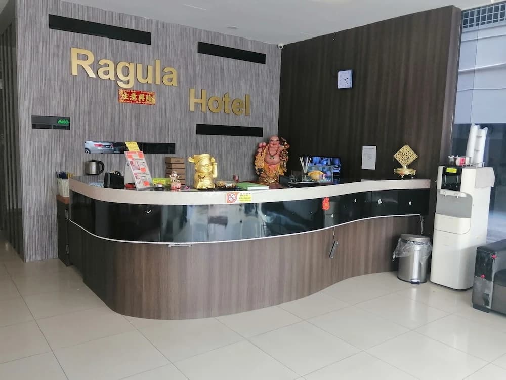 OYO 90028 Ragula Hotel - photo 11