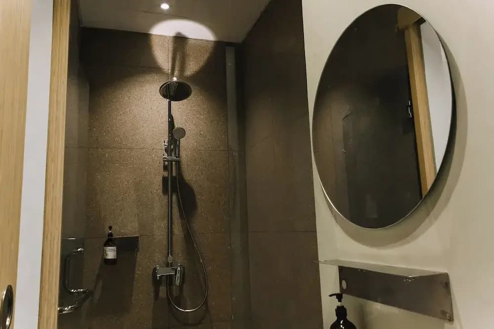 Hotel Sanctuary Slipi - photo 7