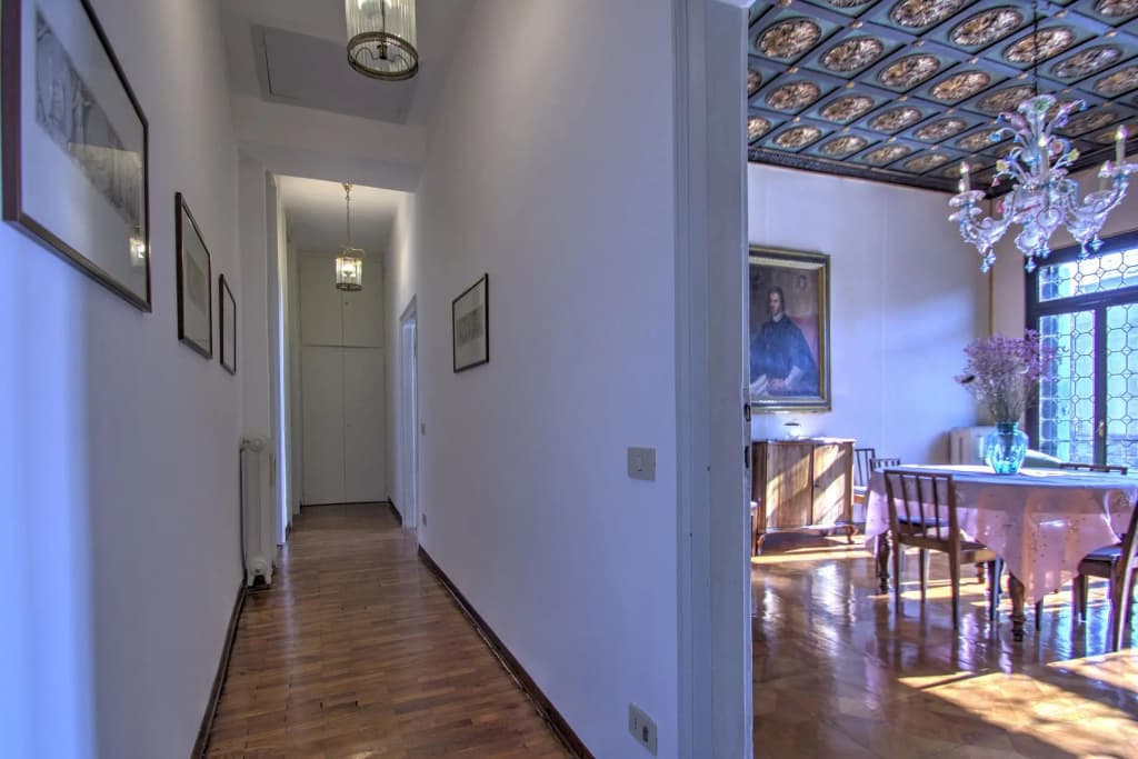 PANORAMIC 9 WINDOWS OVER GRANDCANAL, 3 bed, 2 bath - photo 10
