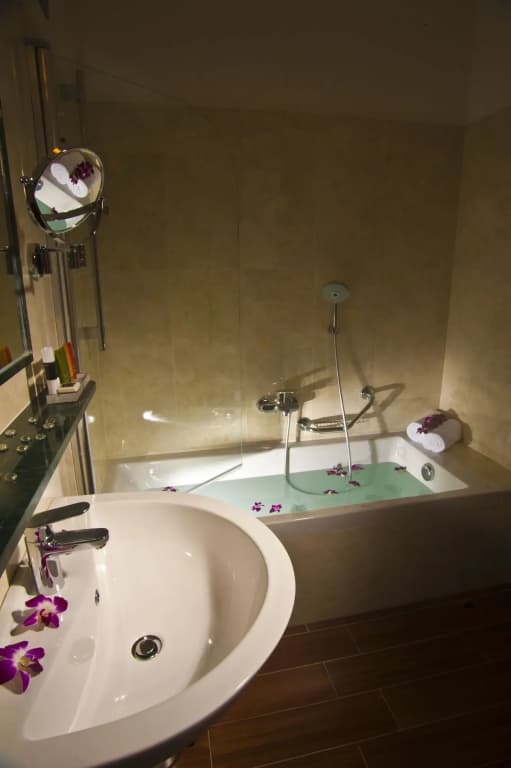 Hotel Galileo Prague - photo 32
