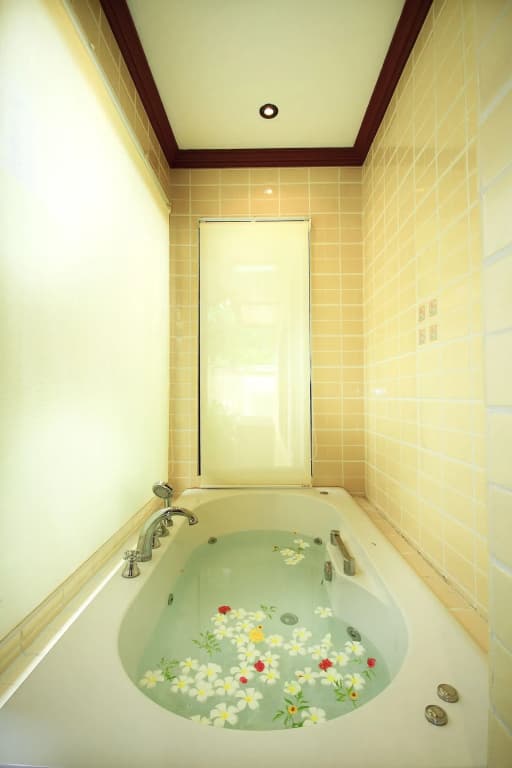 Pao Jin Poon Beach Front Villa - photo 8