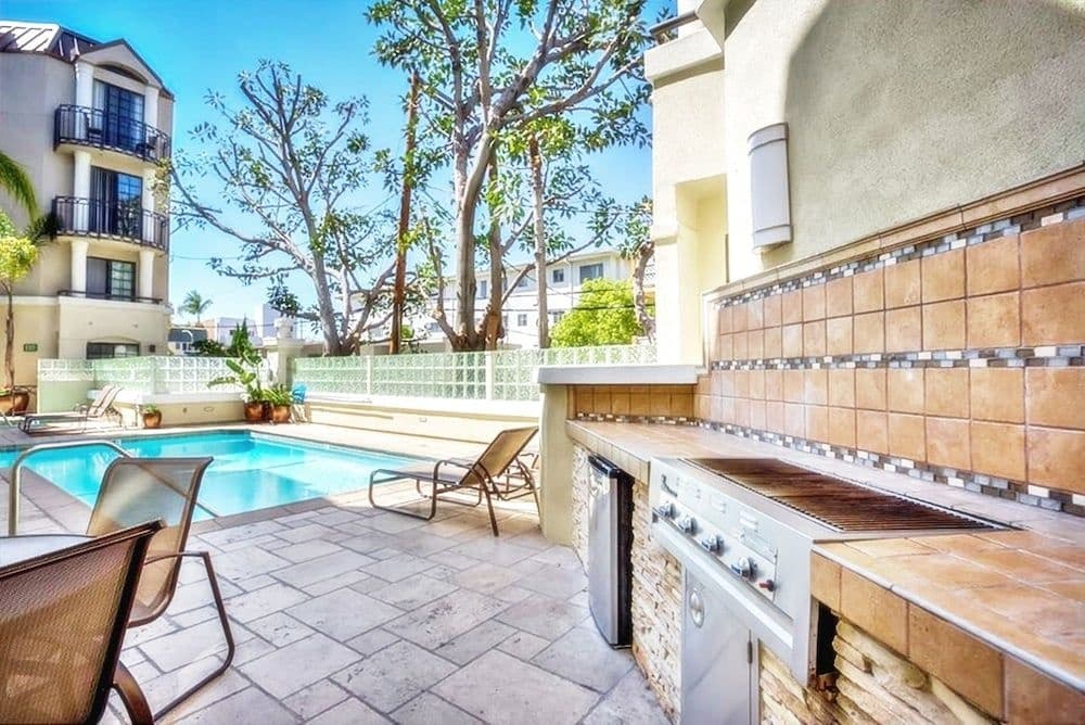 Luxury Suites - Heart of Beverly Hills - photo 16