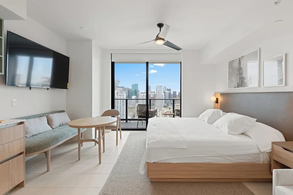 Prime Downtown Location Luxury Studio - photo 3