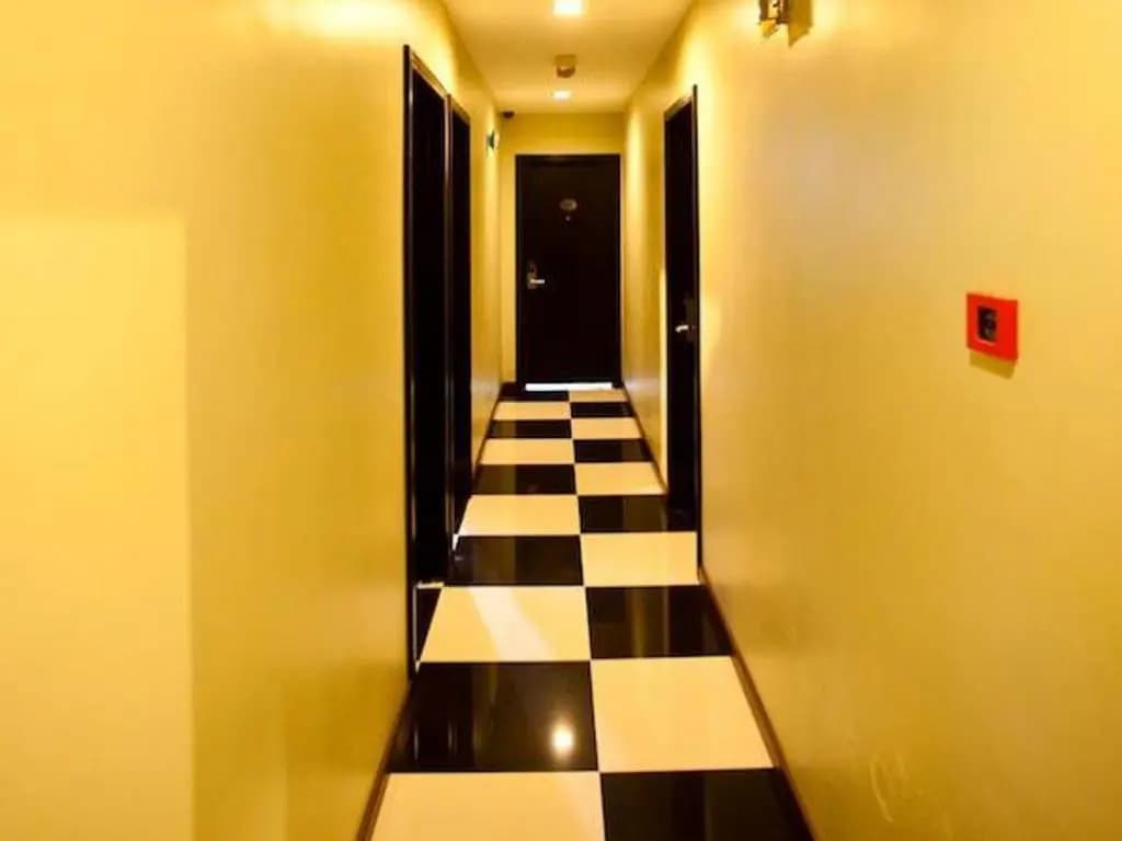 360 Inn - photo 12