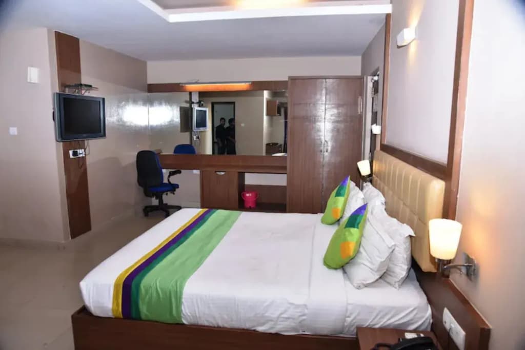 River Front Hotel Delhi - photo 17