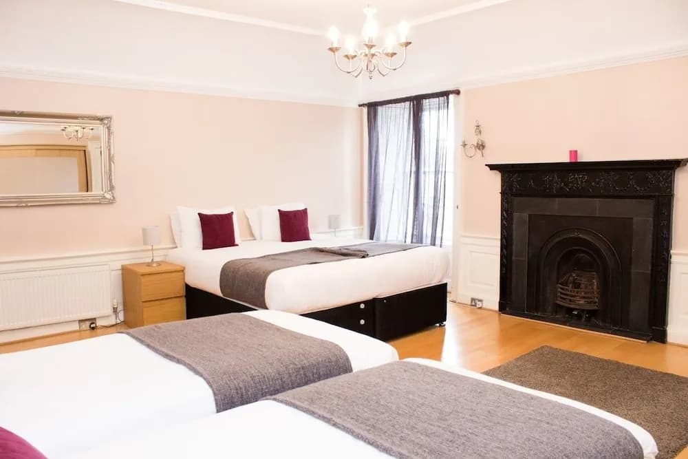 Castle View Apartments - photo 2
