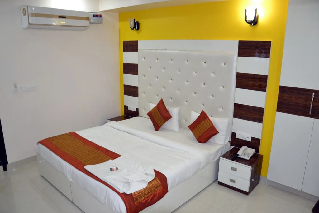 Airport Hotel Star Inn - photo 11